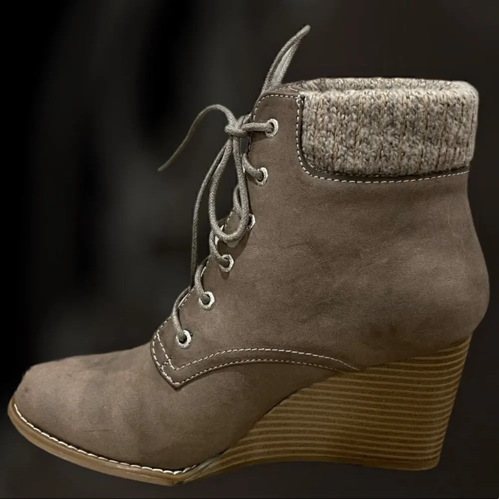 Nautica Korce Wedge Lace-Up Booties in Size 9.5